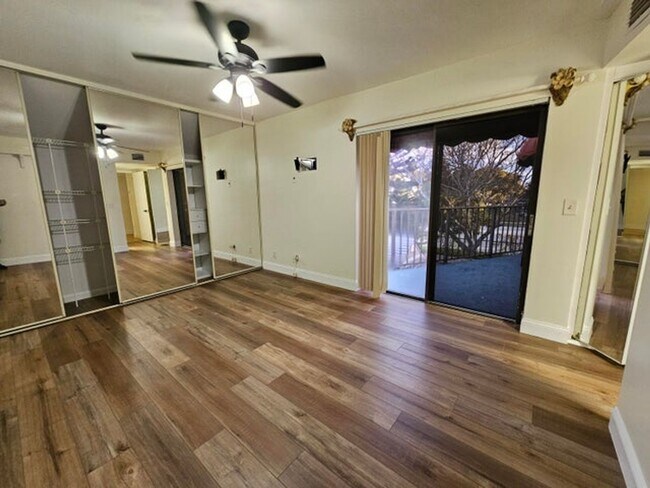 Foto del edificio - 6163 Seven Springs Blvd