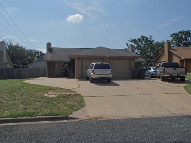 Building Photo - 312 Tamara Dr