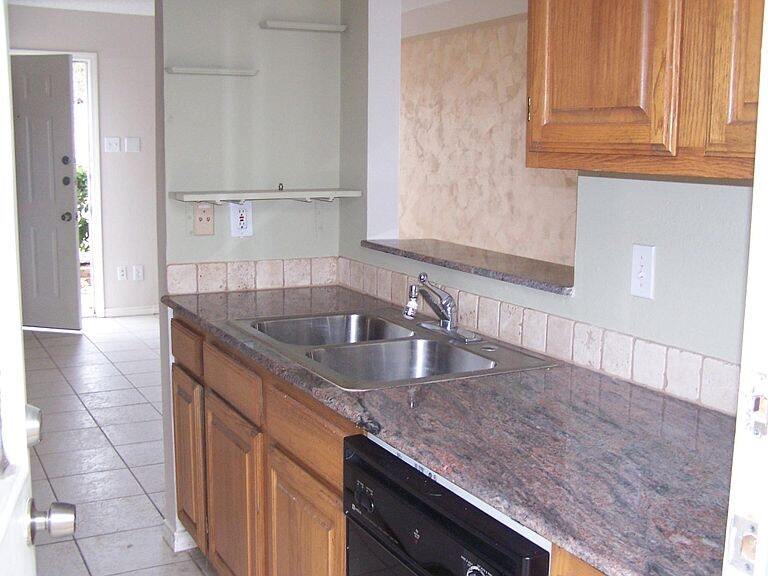 Building Photo - 1221 Abrams Road, Unit 104