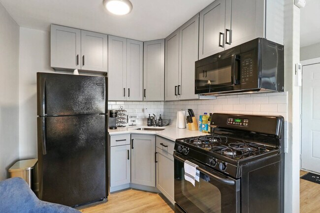 Foto del edificio - 4903 Spencer Ave