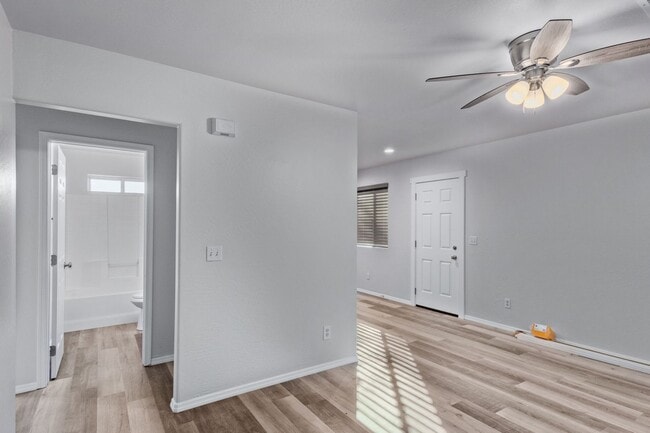 Foto del edificio - 6417 S 10th St