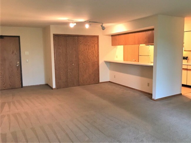Building Photo - 2411 Tawhee Dr