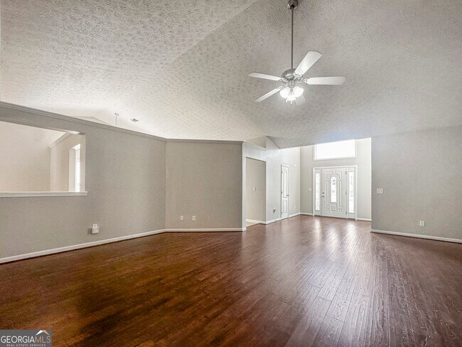 Foto del edificio - 806 Lilac Ln