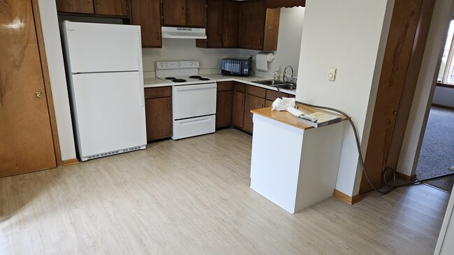 Kitchen - 1723 W Grandview Blvd