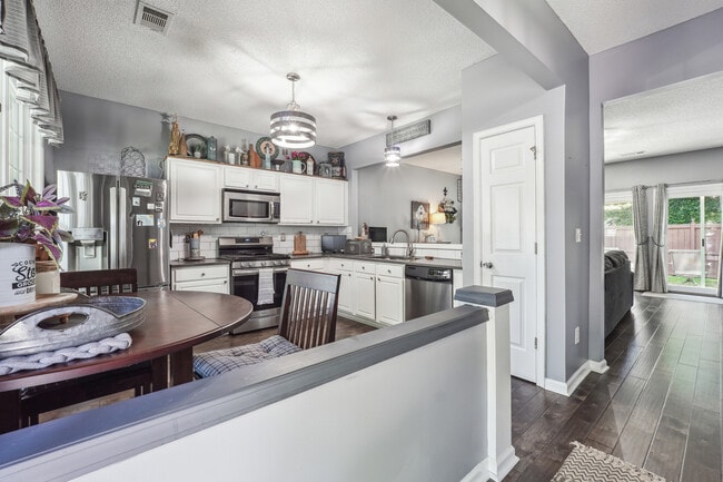 Building Photo - 10900 Wittenridge Dr