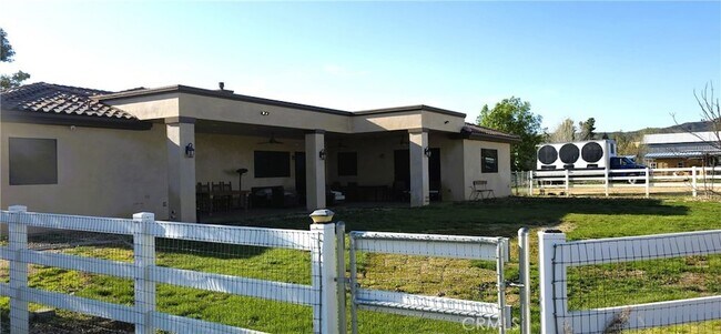 Foto del edificio - 10750 Union St