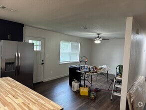Building Photo - 204 Rock Jail Rd