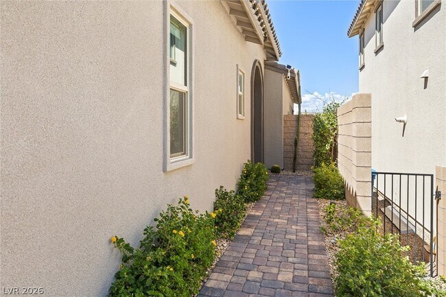 Foto del edificio - 9868 Heather Moore Ave