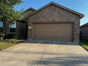 Building Photo - 2604 Triangle Leaf Dr