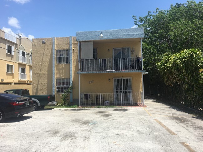 Foto del edificio - 427 SW 7th St