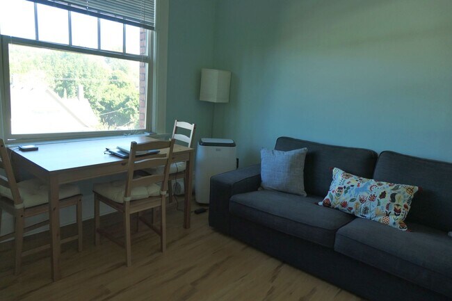 Foto del edificio - 2109 NW Irving St