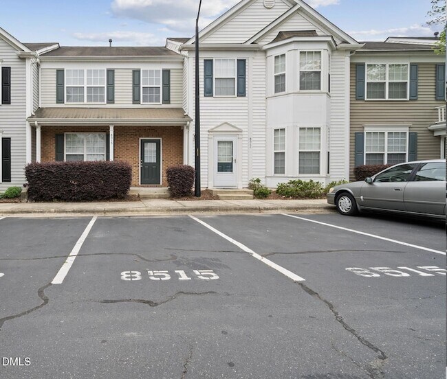 Foto del edificio - 8515 Mt Valley Ln