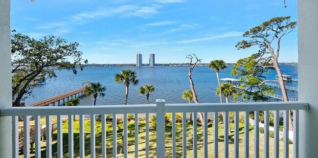 Building Photo - 711 N Halifax Ave