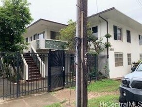 Building Photo - 1655 Kewalo St