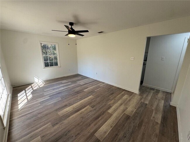 Foto del edificio - 1728 Tew Dr