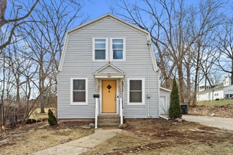 Building Photo - 1524 Dodge St