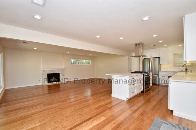 Foto del edificio - 627 Tanbark Terrace