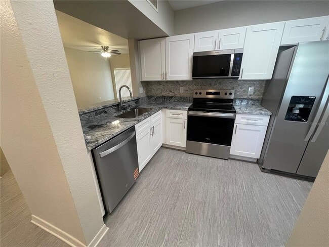 Foto del edificio - 6004 Portsdale Pl