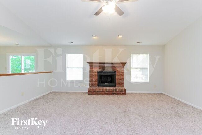 Foto del edificio - 536 Garden Grace Dr