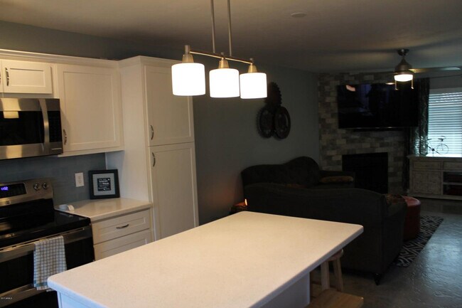 Foto del edificio - 4901 E Kelton Ln