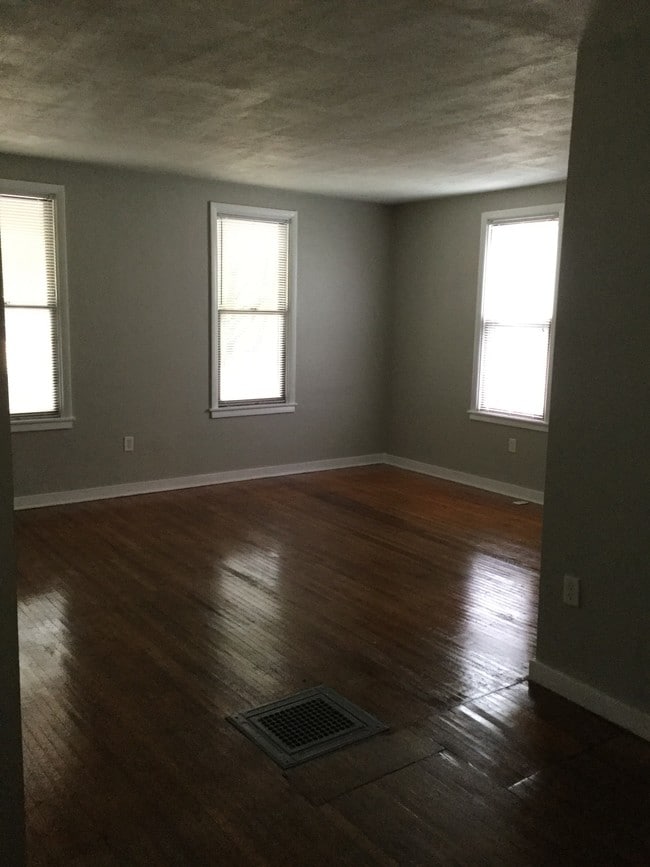 Building Photo - 117 E Morgan St