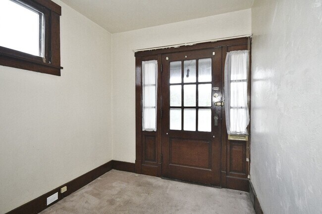 Foto del edificio - Charming 3-bedroom, 1-bathroom house locat...
