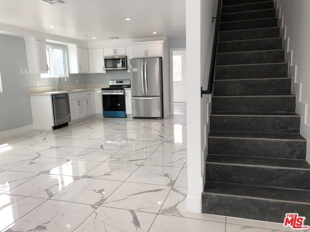 Foto del edificio - 234 E 27th St