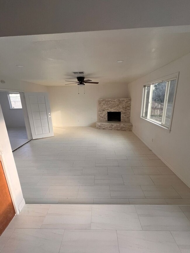 Foto del edificio - HOUSE