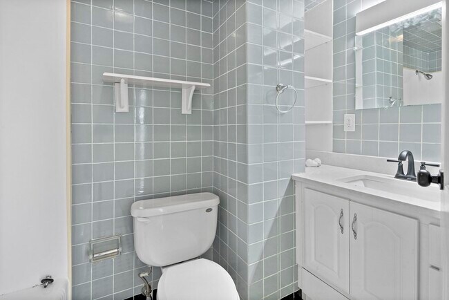 Foto del edificio - 497 E 6th St