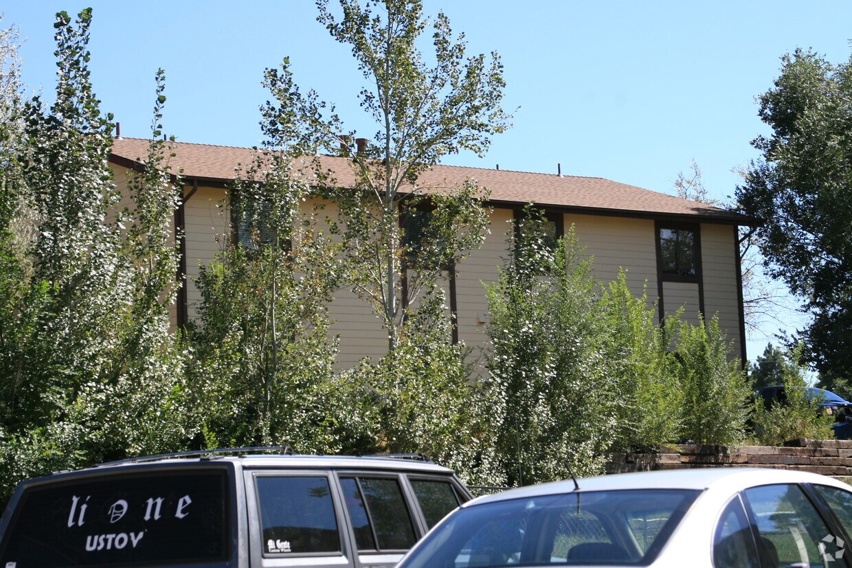 Building Photo - 349 Gahart Dr