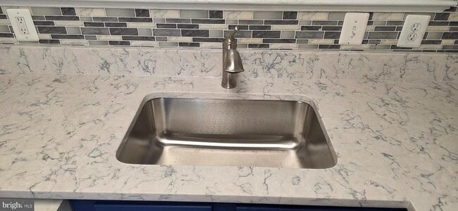 Foto del edificio - 9381 Scarlet Oak Dr