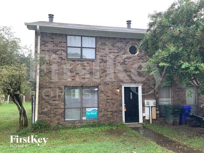 Building Photo - 990 Green Valley Dr NW