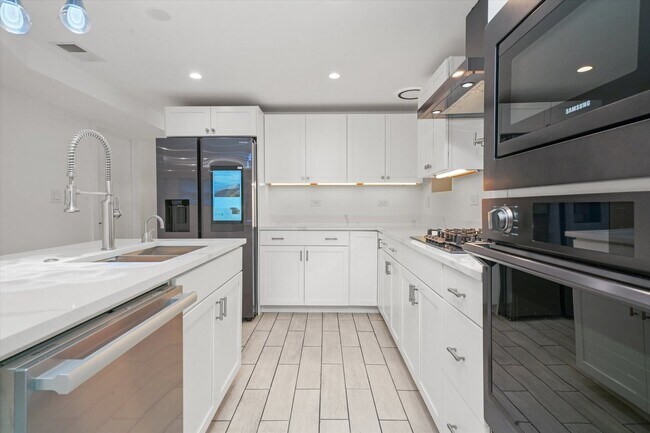 Foto del edificio - 2203 W Giddings St