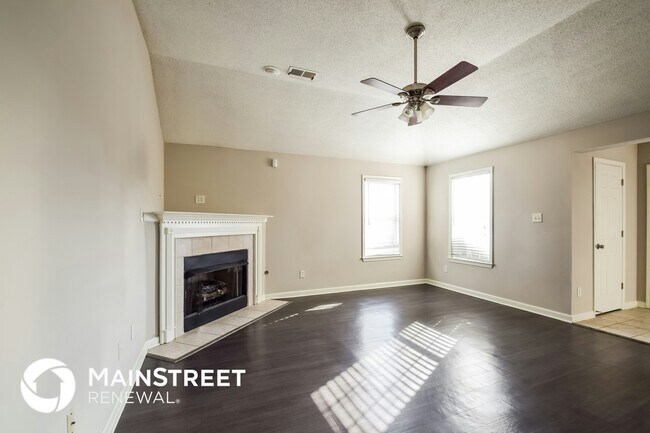 Foto del edificio - 8306 Red Creek Dr