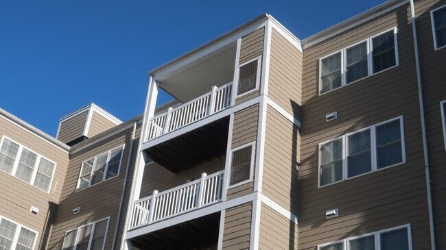 Building Photo - 8 Walnut St