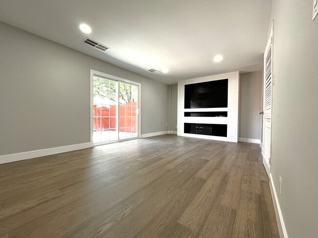Building Photo - 1219 Alabama Dr