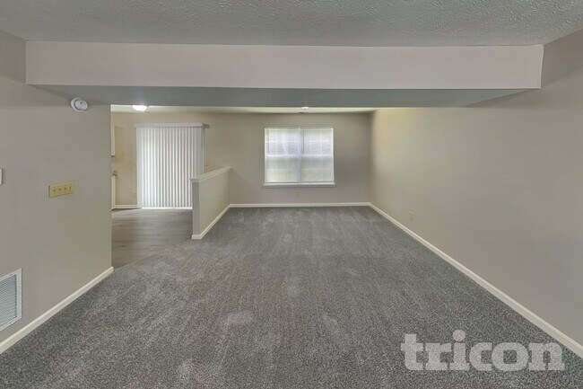 Foto del edificio - 8420 Country Club Blvd