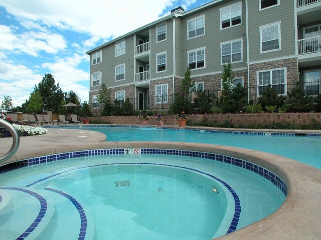 The Ridge At Lowry Apartments