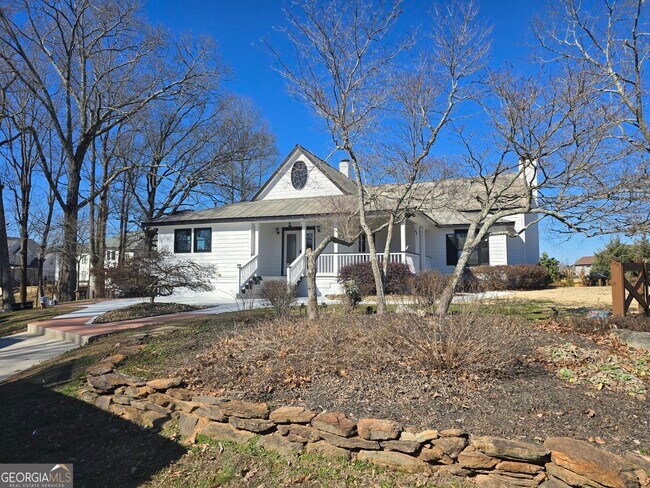 Building Photo - 560 Nichols Rd