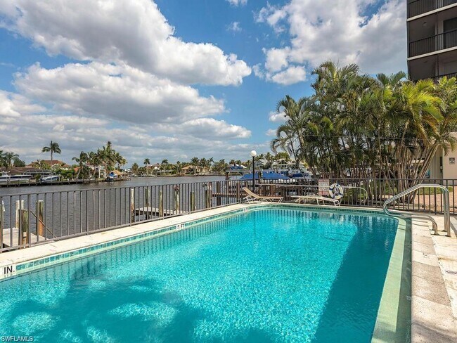 Foto del edificio - 10540 Gulf Shore Dr