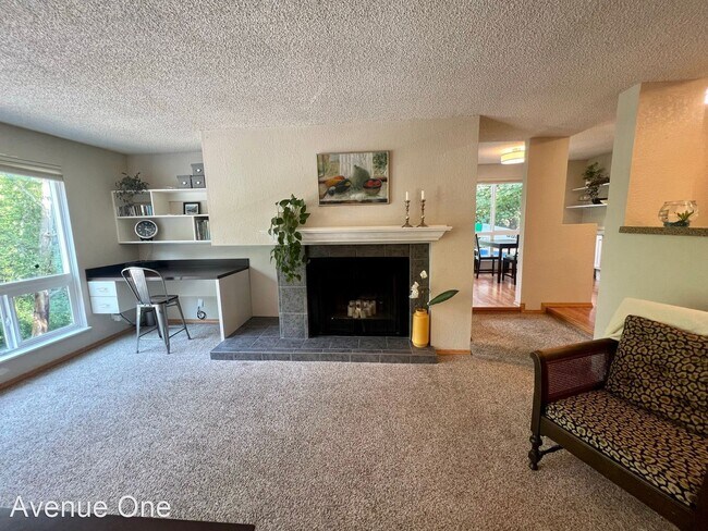 Foto del edificio - 2 br, 2 bath House - 2510 W Manor Pl #113