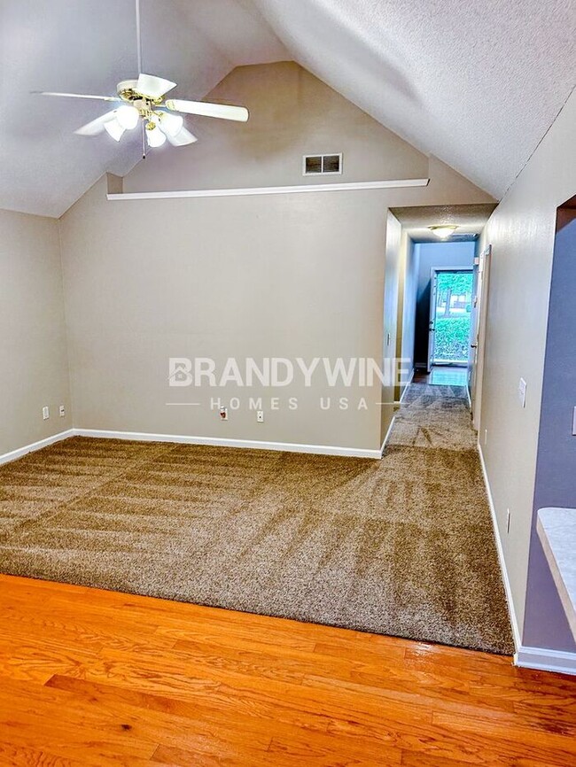 Foto del edificio - Beautiful 2BR Apply Now!!!