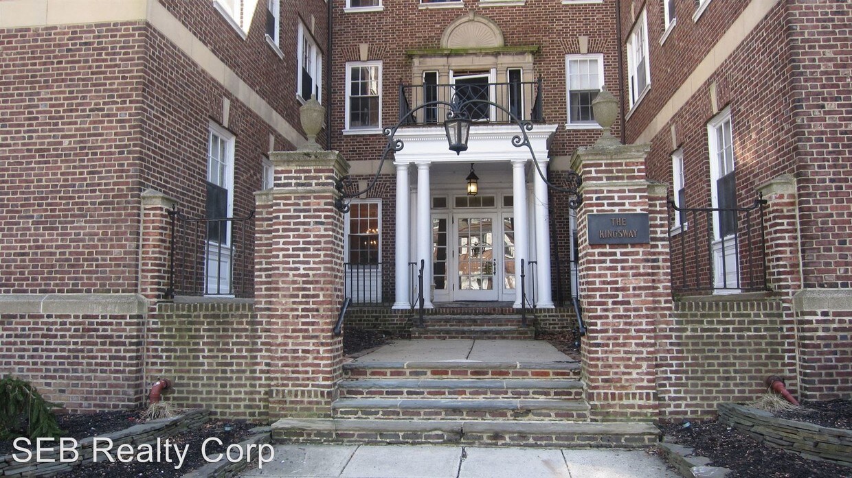 Primary Photo - 274 Kings Hwy E