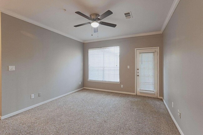 Interior Photo - The Club at Stablechase