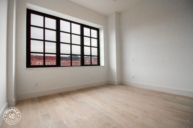 Foto del edificio - 730 Franklin Ave