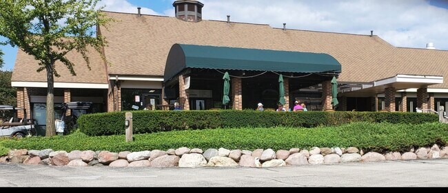 Main clubhouse/golf/outside eating - 717 Shepard Rd