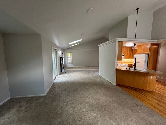 Foto del edificio - Beautiful Modern 3 bed/2 bath home in Ryan...