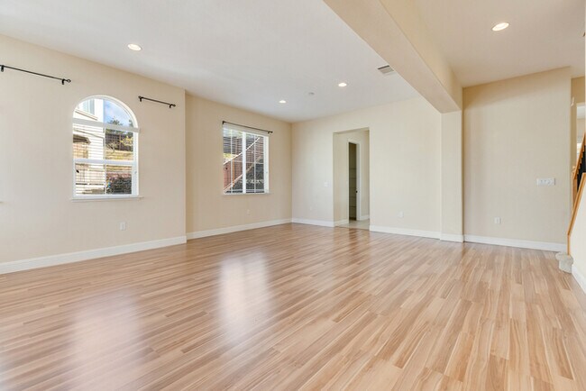 Building Photo - 5216 Skyler Ct