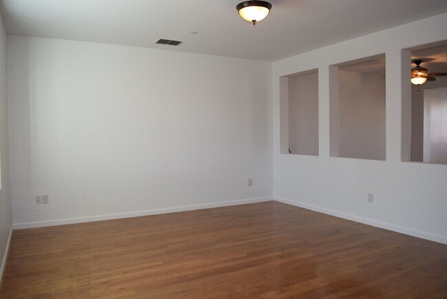 Foto del edificio - 3065 Parkham Dr