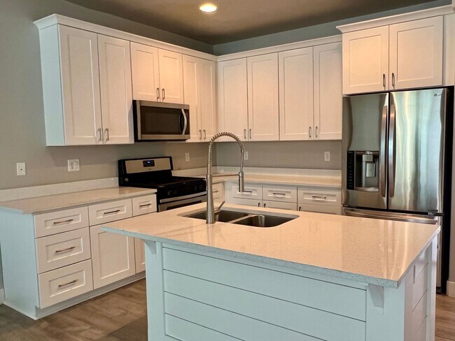 Foto del edificio - Beautiful Santorini Village Townhome Now Available in South Jordan